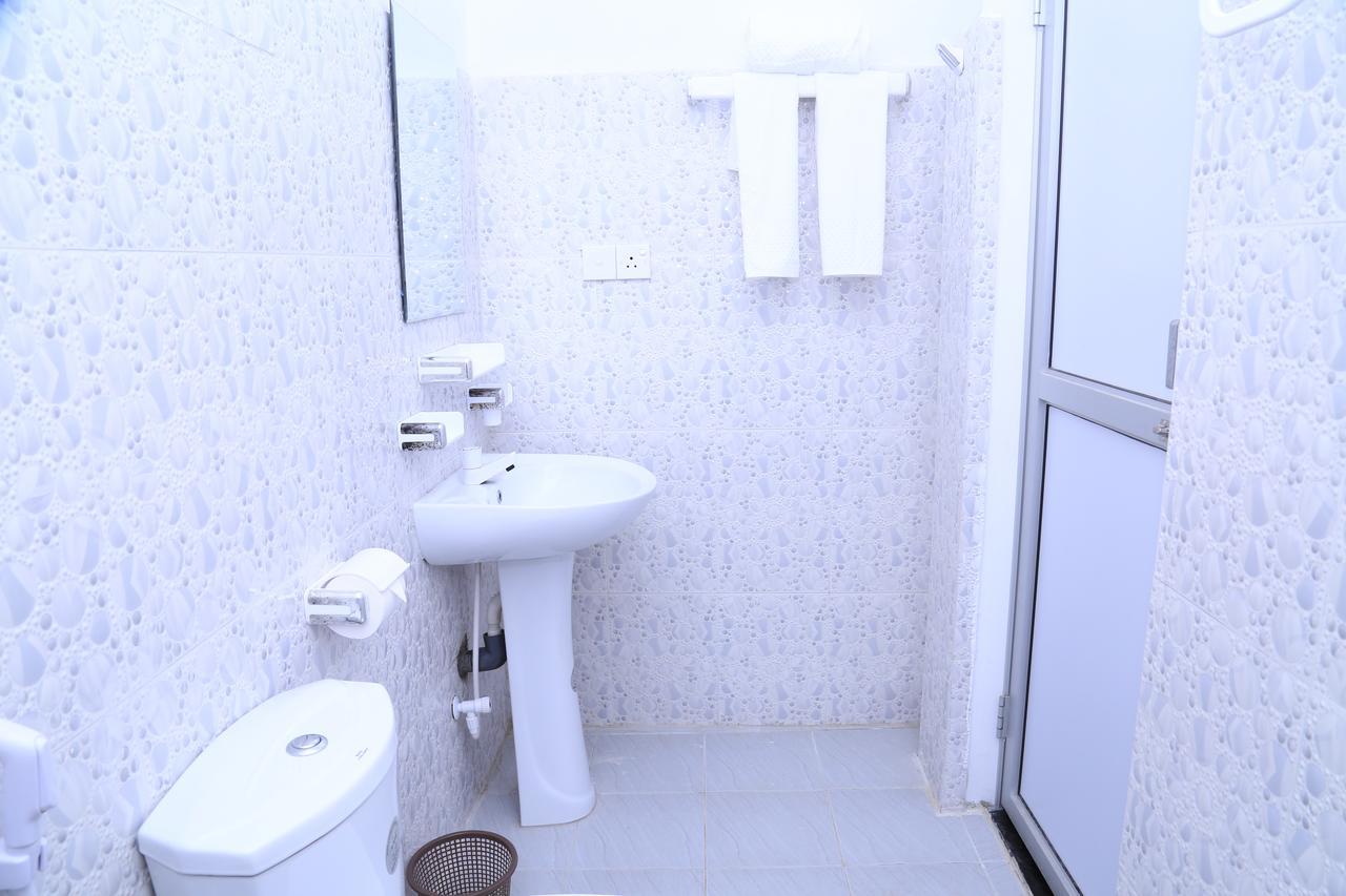 Crescent Sea Resort ニラヴェリ エクステリア 写真